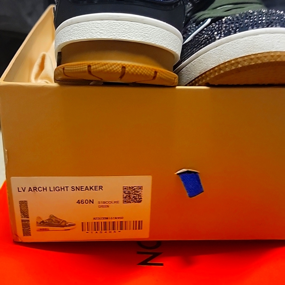 Louis Vuitton Authentic Sneaker